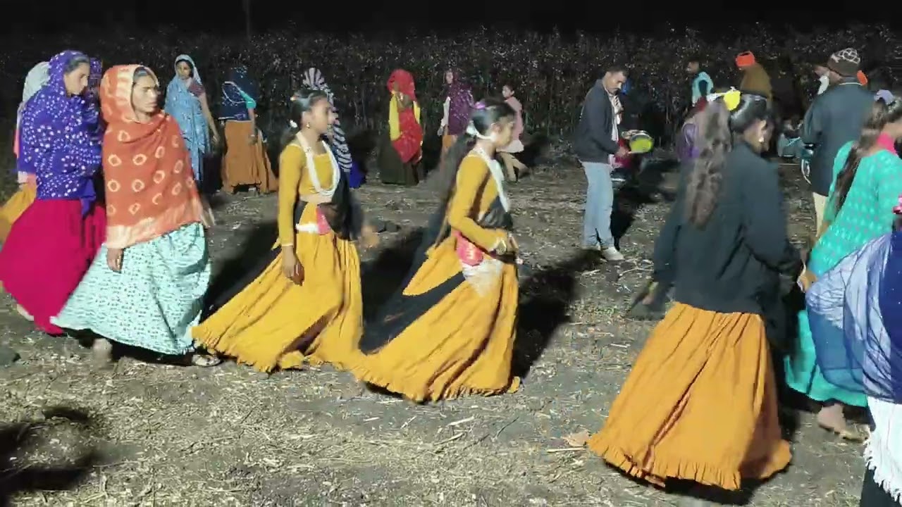 आदिवासी संस्कृत में दूल्हे का वाना ढोल बजाकर खुशी मनाई जाती है और भीली देशी डांस की जाती हे #dance 