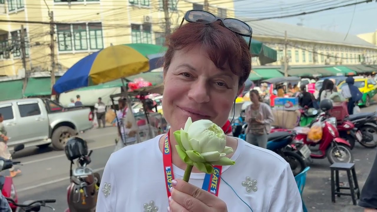 Bangkok City Tour. Temple of Dawn. Flower Market.Thailand 