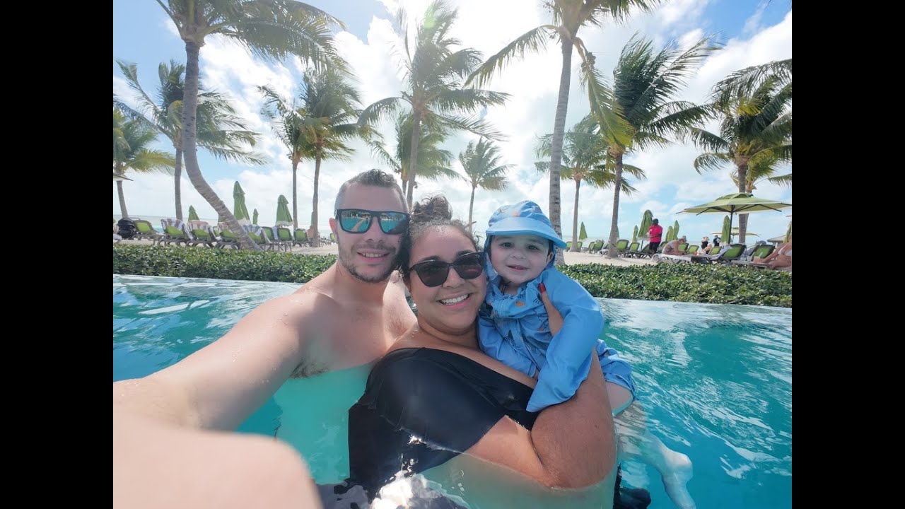 We Tried Royal Caribbean's Coco Beach Club! Was It Worth It? | Perfect Day At CocoCay