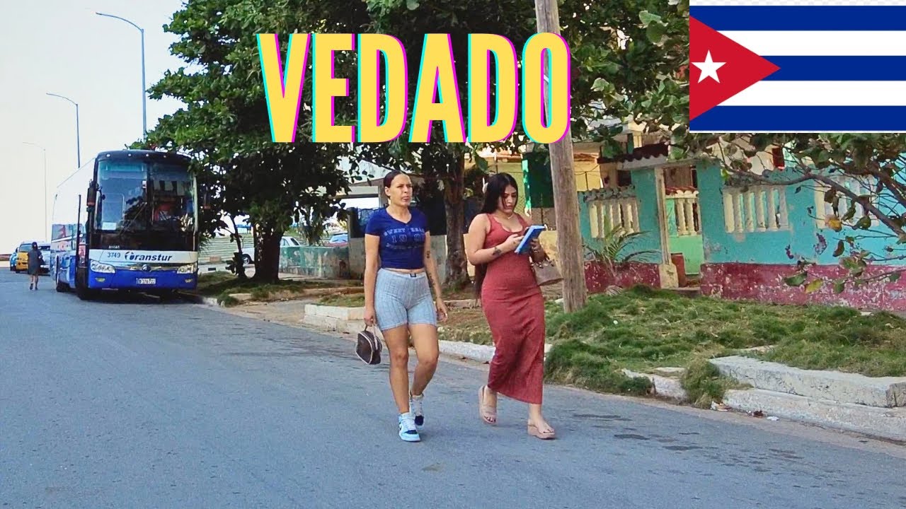Vedado 🇨🇺 HAVANA CUBA [Art, Food & Vibes]❤️ A Hidden Gem
