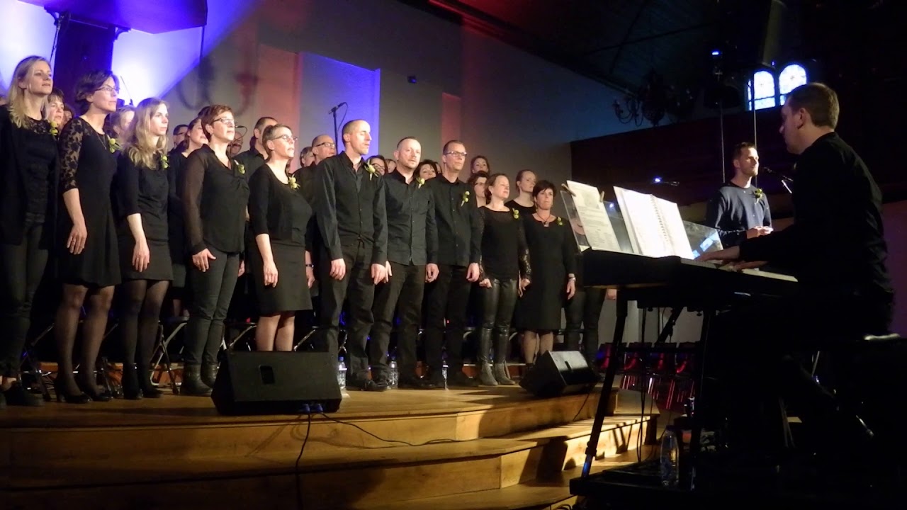 Vol ontzag - Christian Verwoerd met gospelkoor Shine