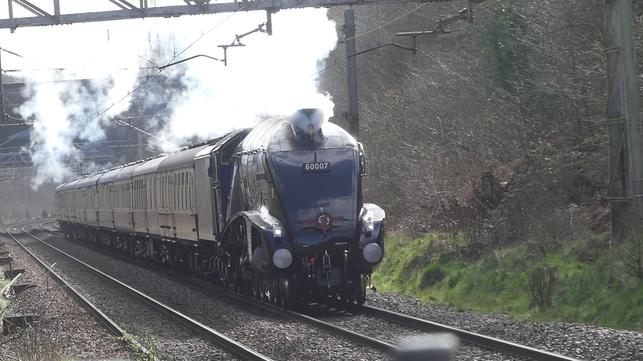 A4 60007 Sir Nigel Gresley passes Hartford station in Cheshire 11th March 2026