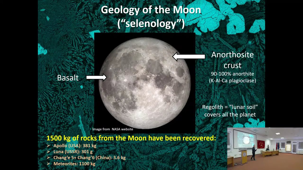 How to differentiate a rocky planet: insight from the volcanism of the Moon