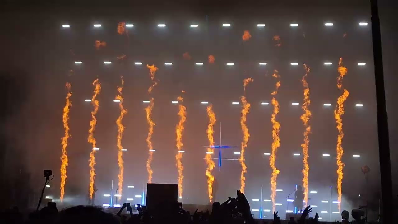 Marilyn Manson - The Beautiful People, in Almaty, Kazakhstan