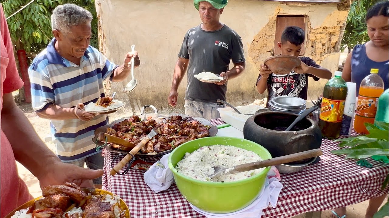 ALMOÇO NA ROÇA, MUTIRÃO E AÇÃO NA COMUNIDADE OLHO DÁGUA 