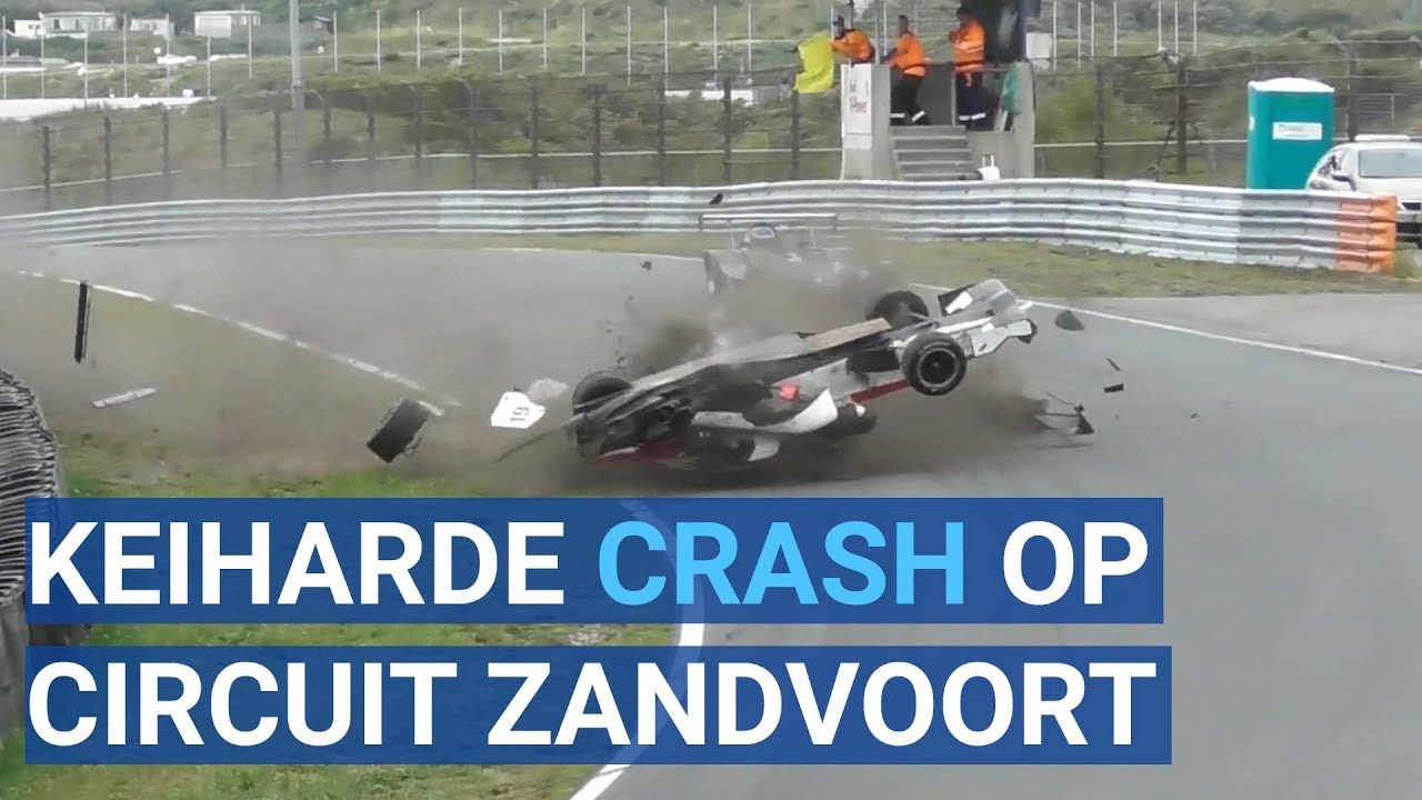 Brokstukken en vlammen: Crash op circuit Zandvoort