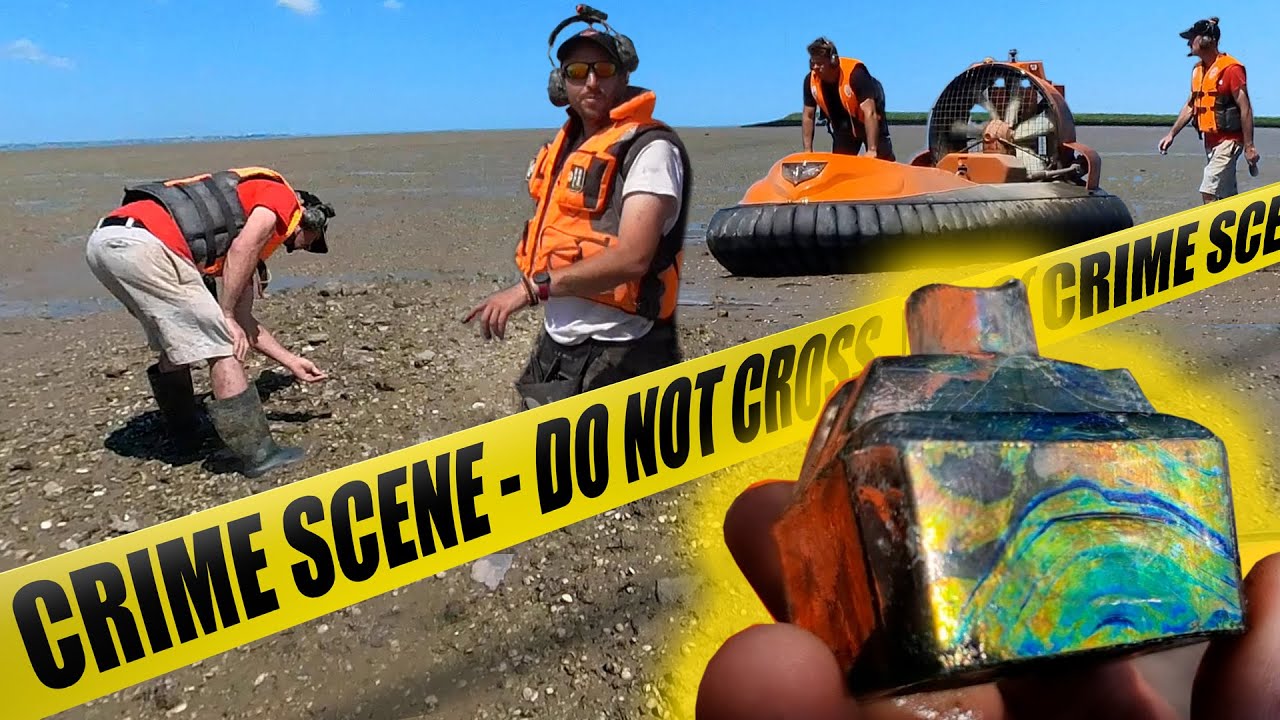 We found a CRIME SCENE Mudlarking London! Hovercraft History Hunters