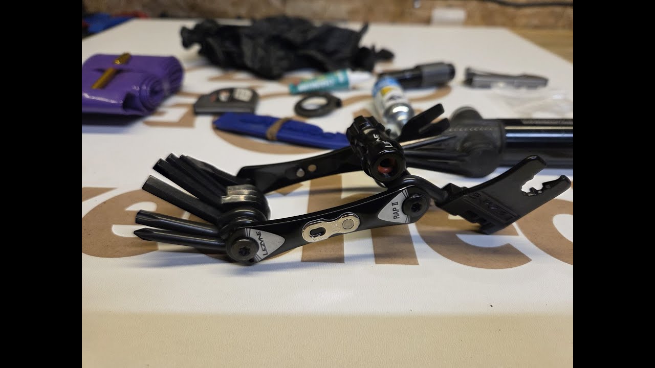 Rowerowe EDC - czyli zestaw do przetrwania awarii na rowerze.