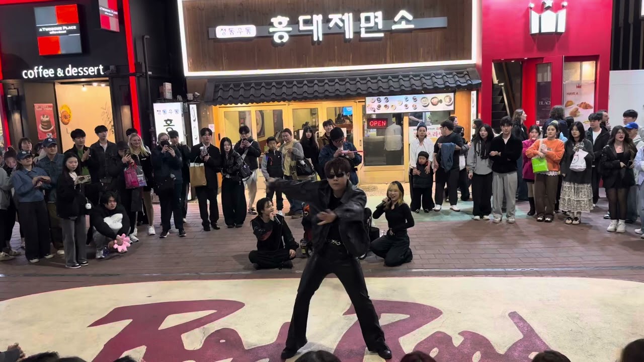 HONGDAE K-POP SOLO BUSKING (BEOUR CREW) - [Kiss of Life] Igloo (2)