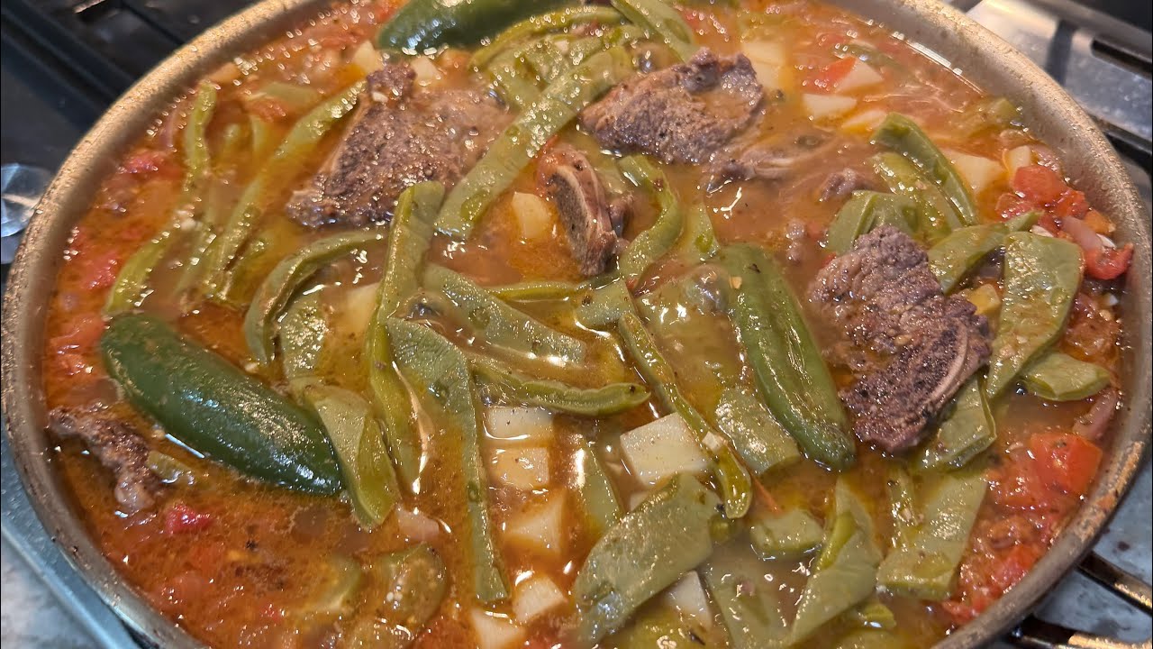 Cumpliendo el antojo de costillas, quedaron 10/10 nomás me hizo falta picarle los chiles serranos 