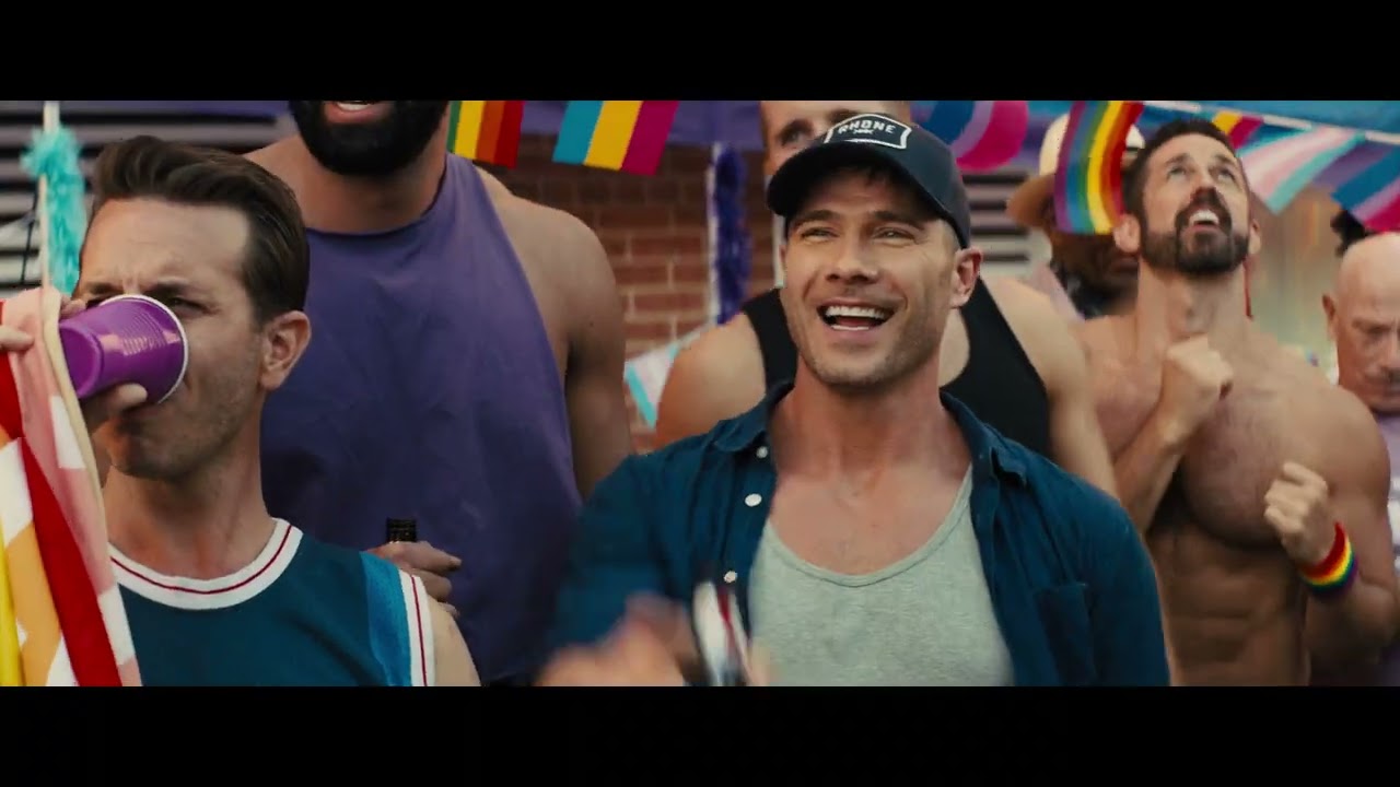 Billy Eichner and Luke Macfarlane sit down with Hannah to talk 