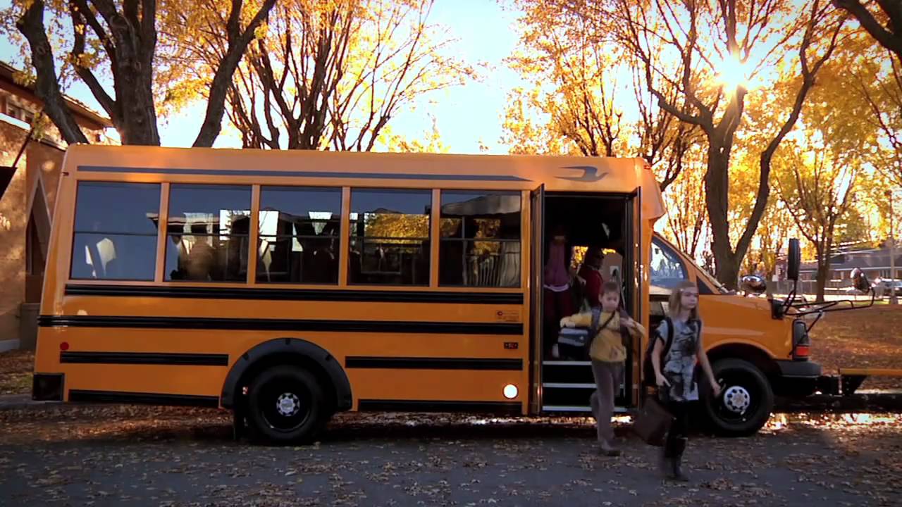 Micro Bird G5 School bus in action