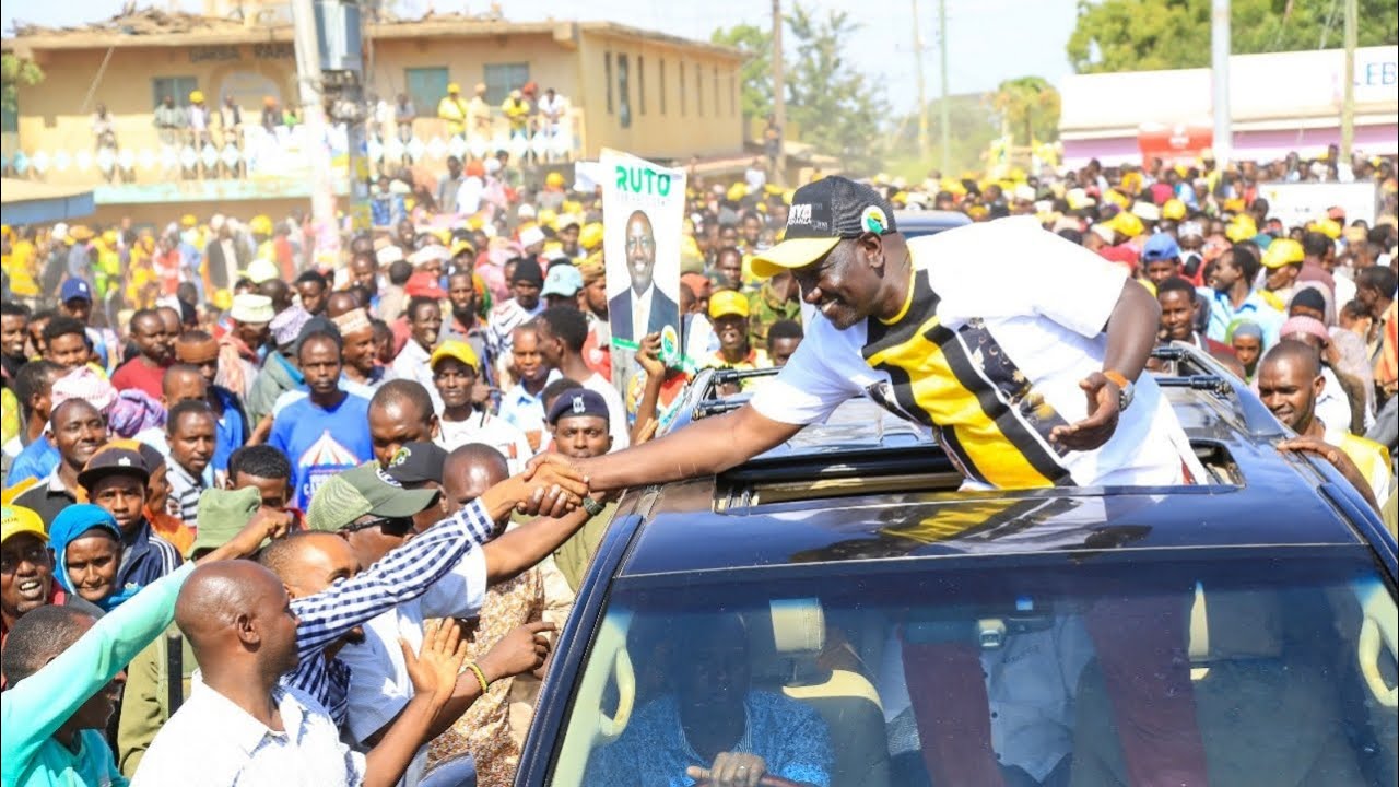SEE HOW DP RUTO EXITED KINNA MARKET, ISIOLO AFTER A SUCCESSFUL RALLY!!