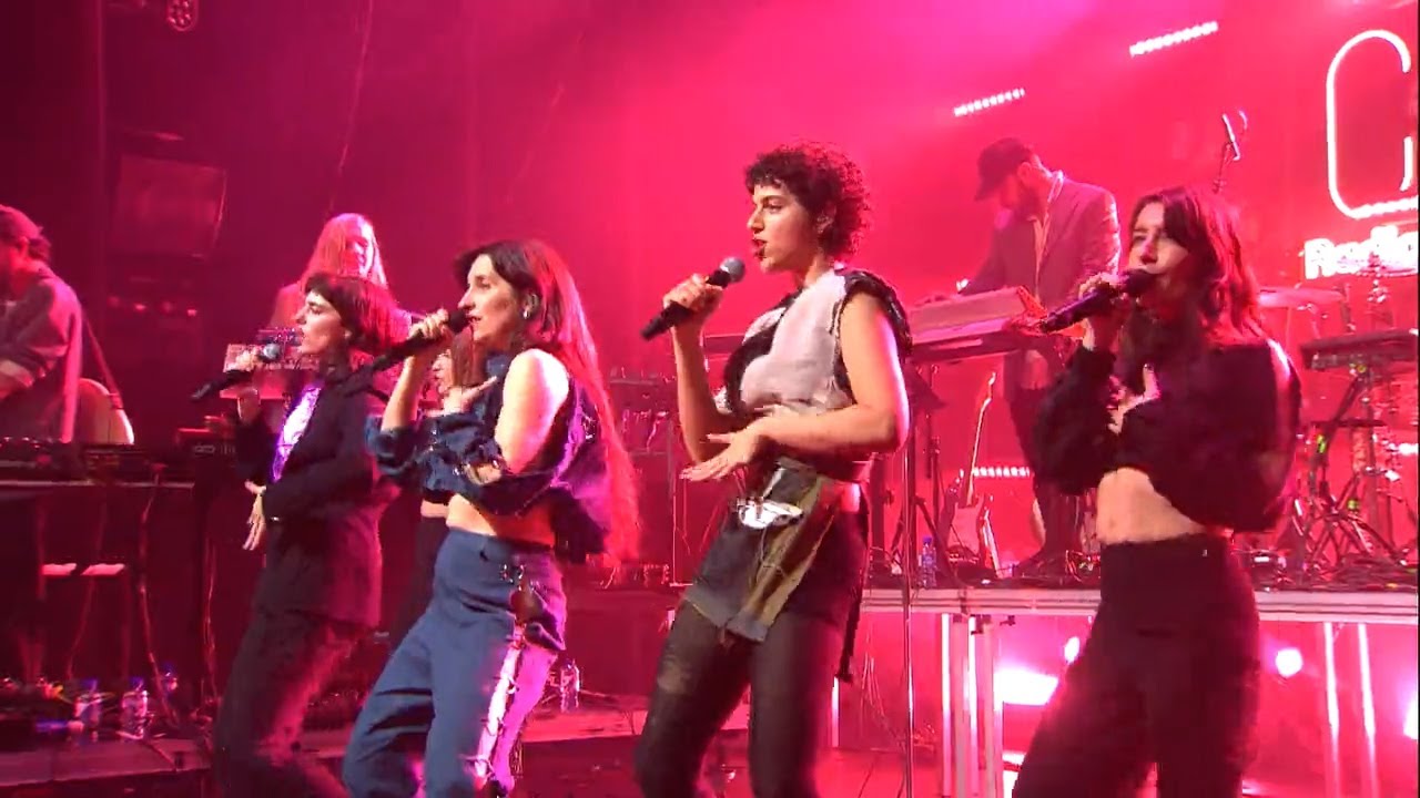 Eefje de Visser & Sylvie Kreusch & Brenda Corijn - Girls (Radio 1 Sessie)