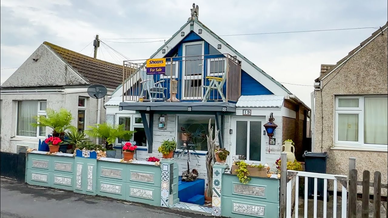Impressive Sea Front Home - Brooklands, Jaywick Seafront, Essex