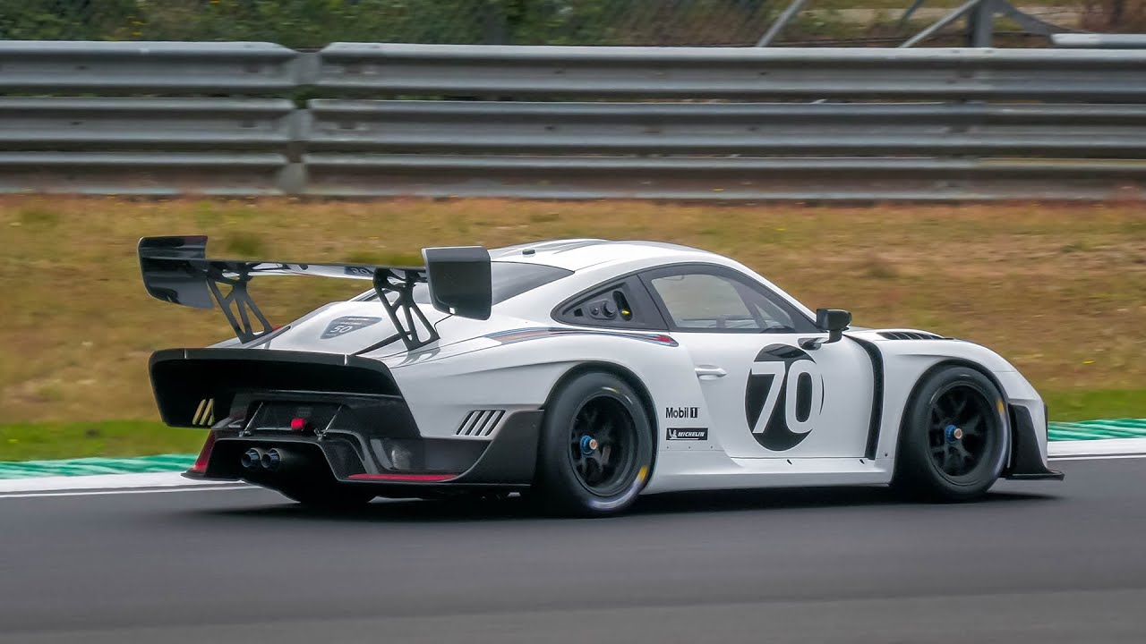 &euro;1 Million NEW Porsche 935 in action at Circuit Zolder! (Porsche 935/78 Moby Dick Tribute)