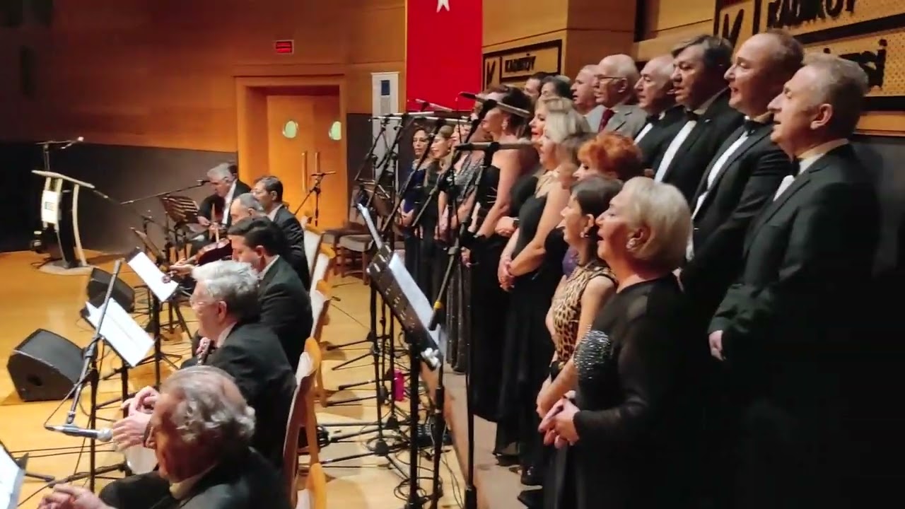 Acemkürdi Faslı Alaturka Türk Müziği Topluluğu izleyicilerine Müzik Ziyafeti Sundu