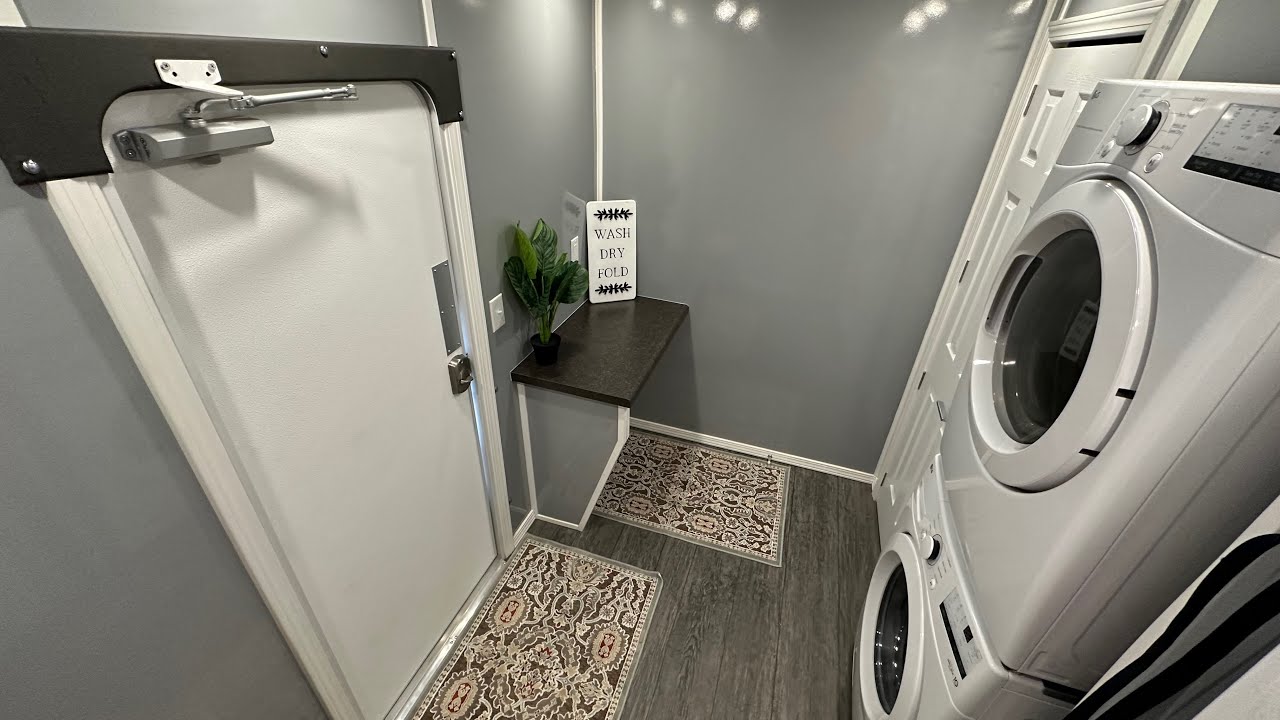 6 Station Shower Trailer with Laundry Combo | Classic Series