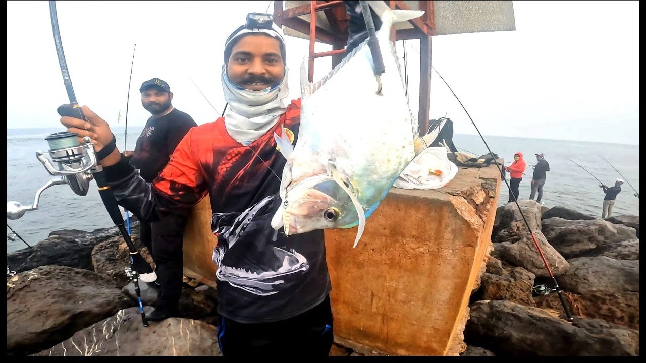Hunting Kingfish And Diamond Trevally BY Shore Jigging || Al Madina Marine Fishing✌️✌️