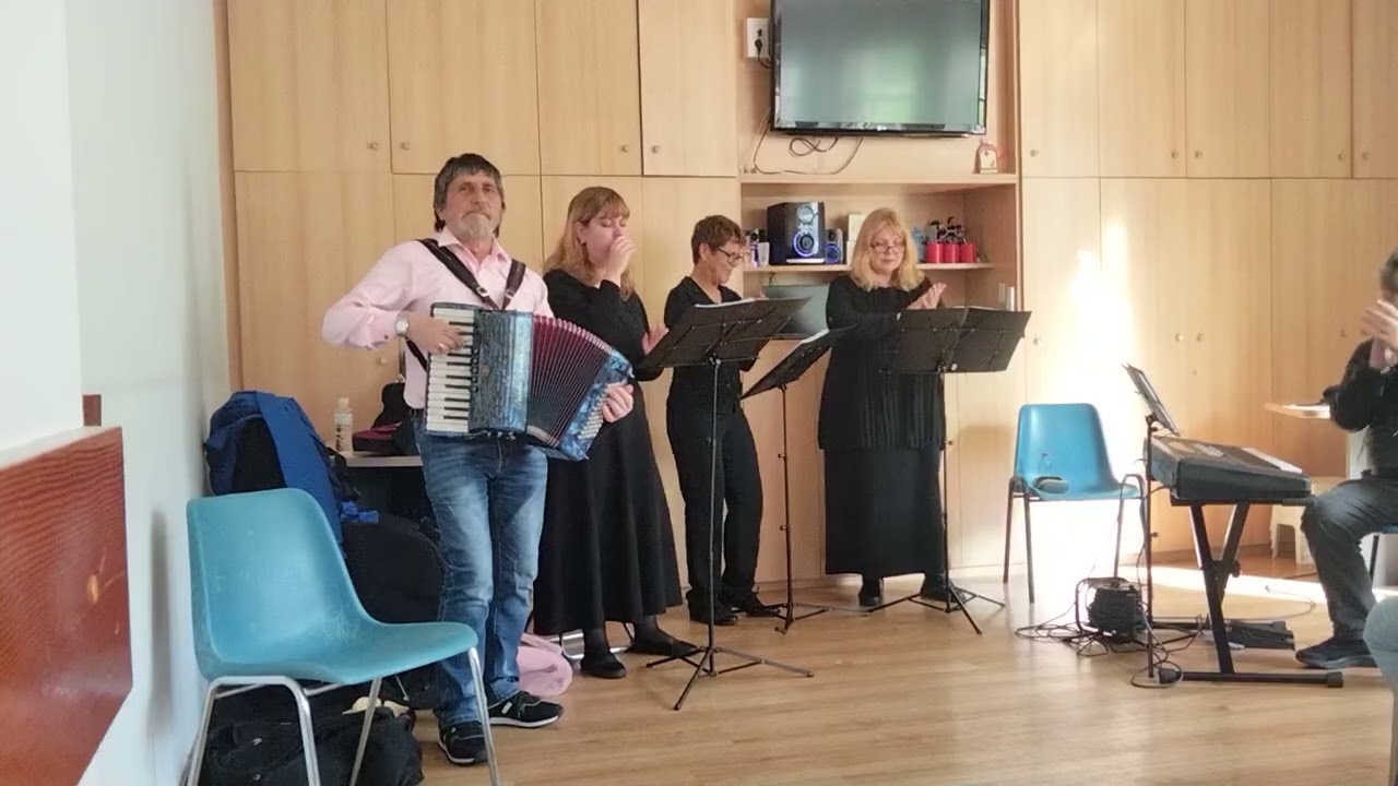 BELLA CIAO - EN ITALIANO - JUNTO AL CORO TIERRA VERDE - DE LA CIUDAD DE SANTANDER - ESPAÑA ...
