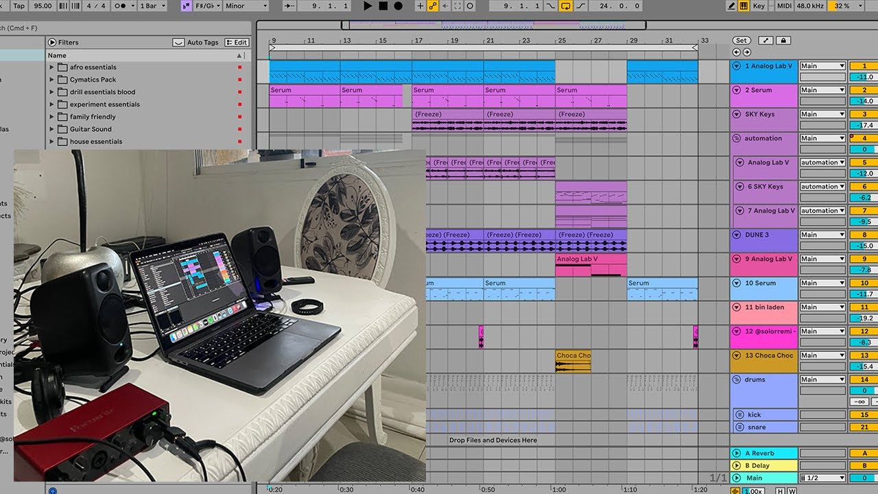 produciendo para DeBÍ TiRAR MáS FOToS (deluxe)
