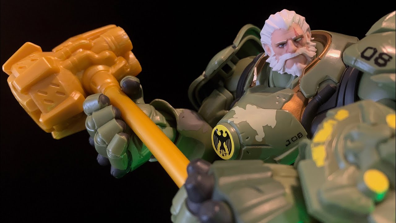 SDCC 2019 Overwatch Ultimates REINHARDT (Bundeswehr) HASBRO Figure. Quick look