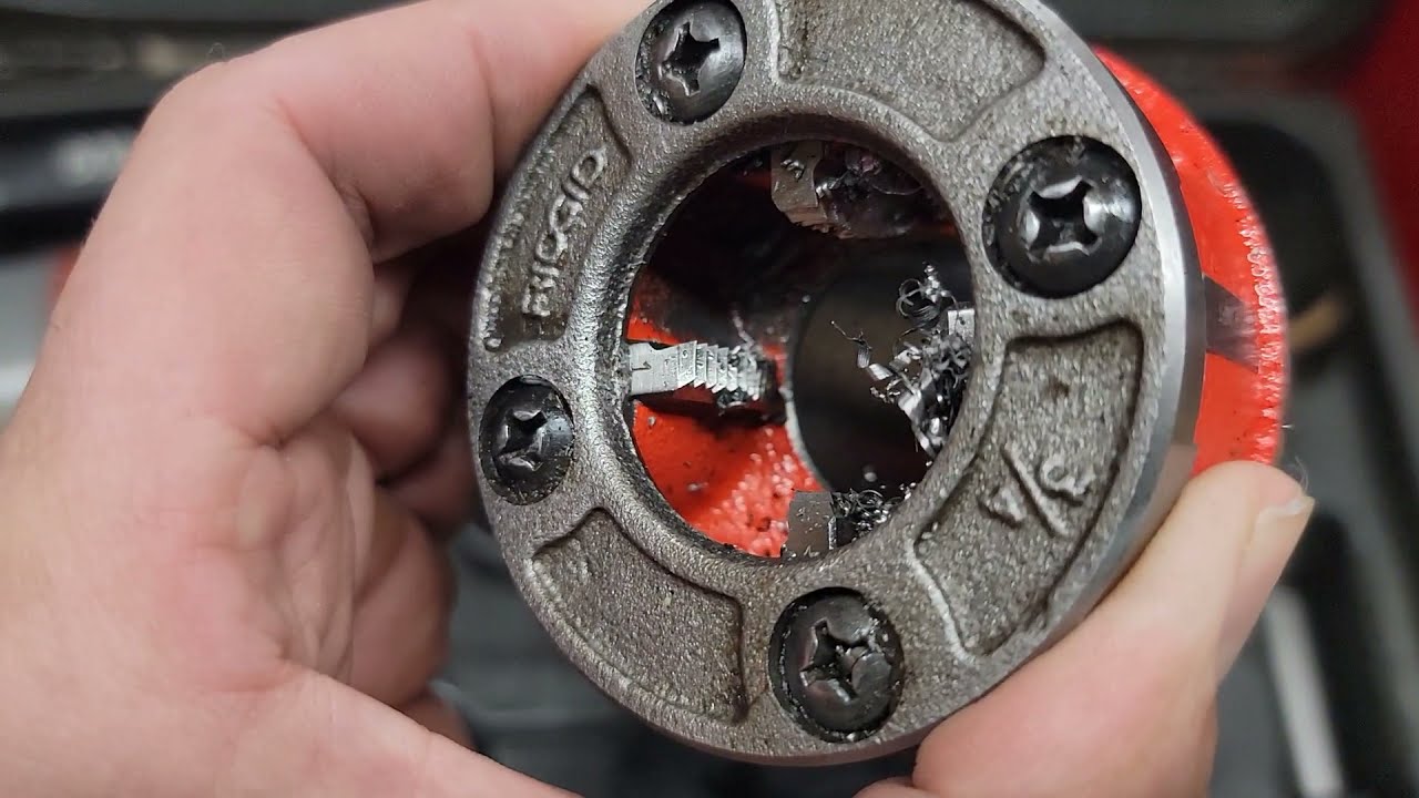 You Won't Believe How EASY Threading Gas Pipe Can Be!