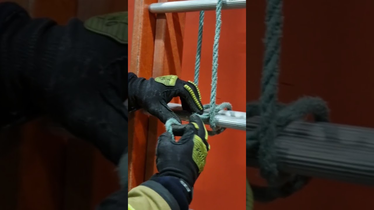 Noeud simple pour l'&eacute;chelle &agrave; coulisse 🔥  Tu fais quel noeud ? #strike #pompier #firefighter #noeud