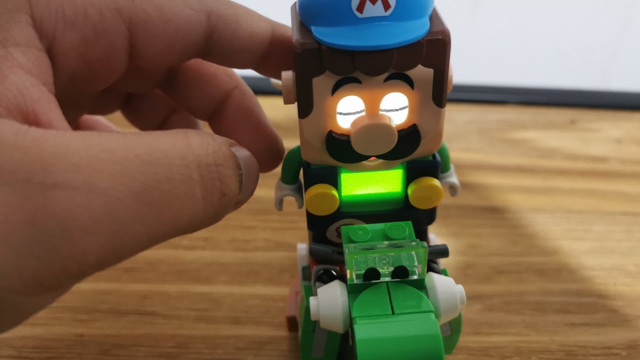 Building Yoshi bike from LEGO Super Mario&trade;