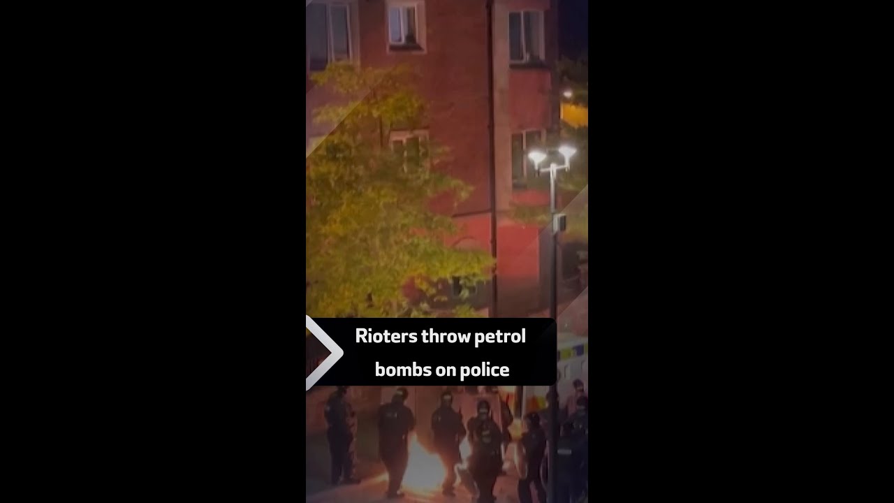 Petrol bombs thrown at police during clashes in Londonderry