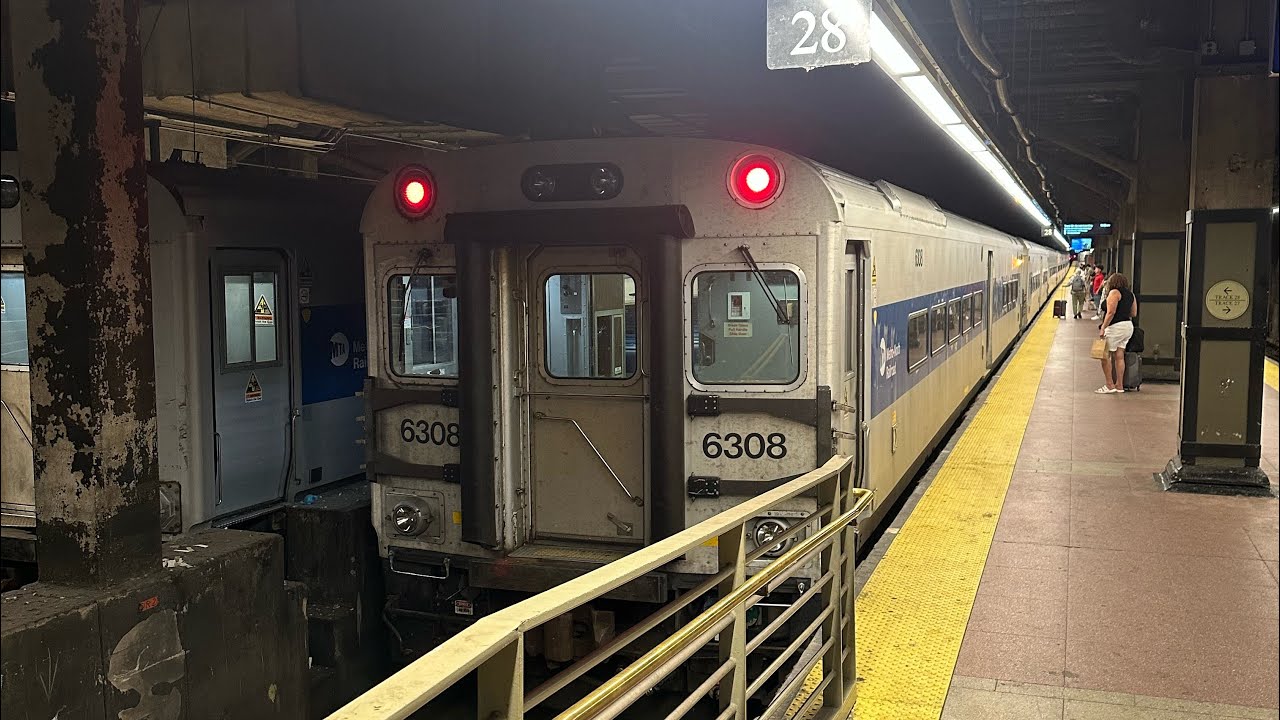 The Metro-North Railroad: Shoreliner Train Ride from Grand Central Terminal to Poughkeepsie (#825)