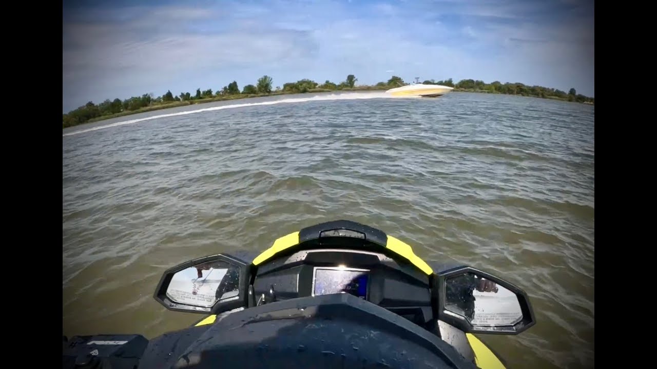 Yamaha VX Cruiser H.O. Full Throttle Jumping Wakes & Waves