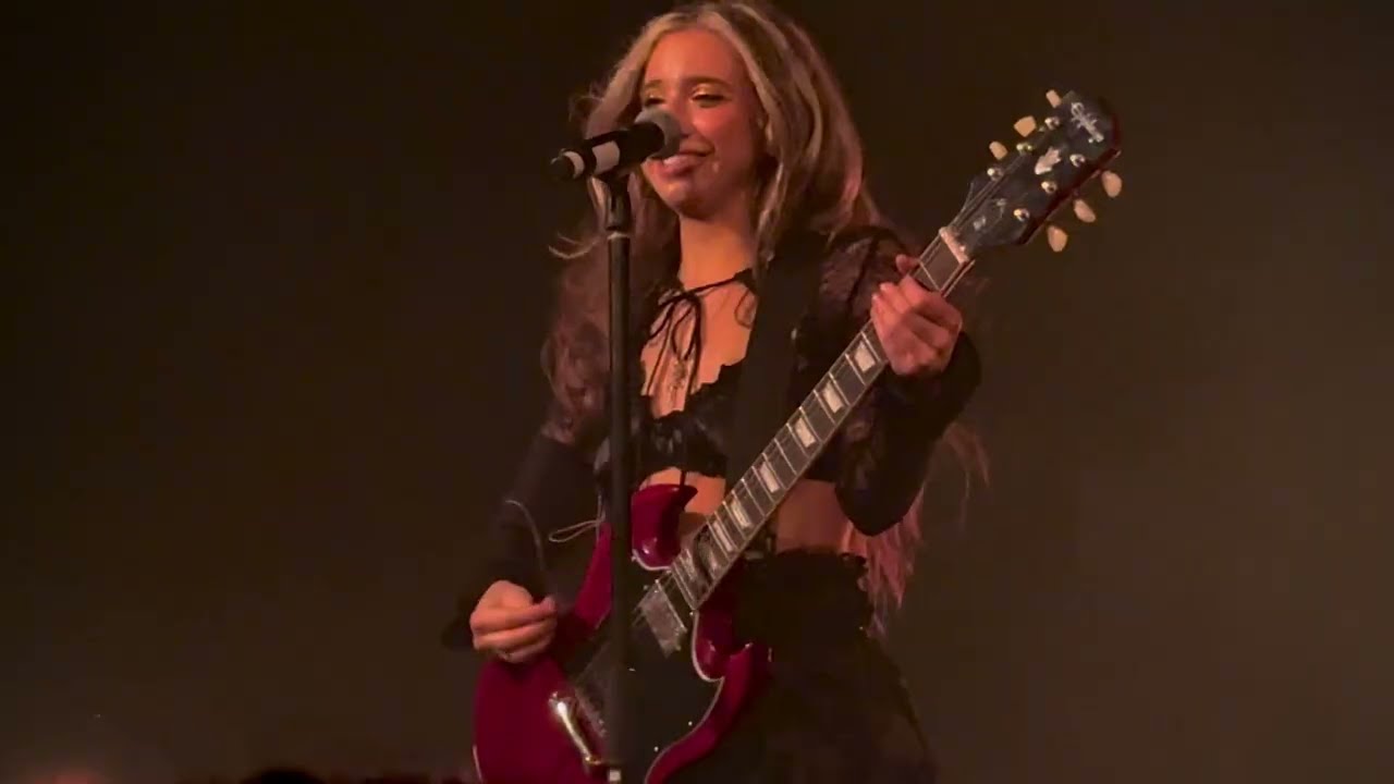 Isabel LaRosa - muse [[Live at Botanique-Orangerie Brussels 26-10-2024]]