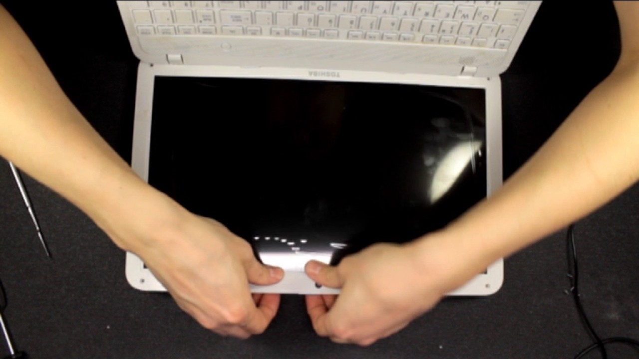 замена матрицы Toshiba Satellite C850