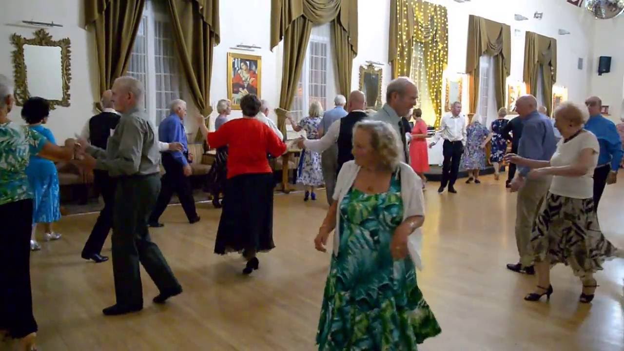 Daish's Holidays Dance Break - On Blueberry Hill