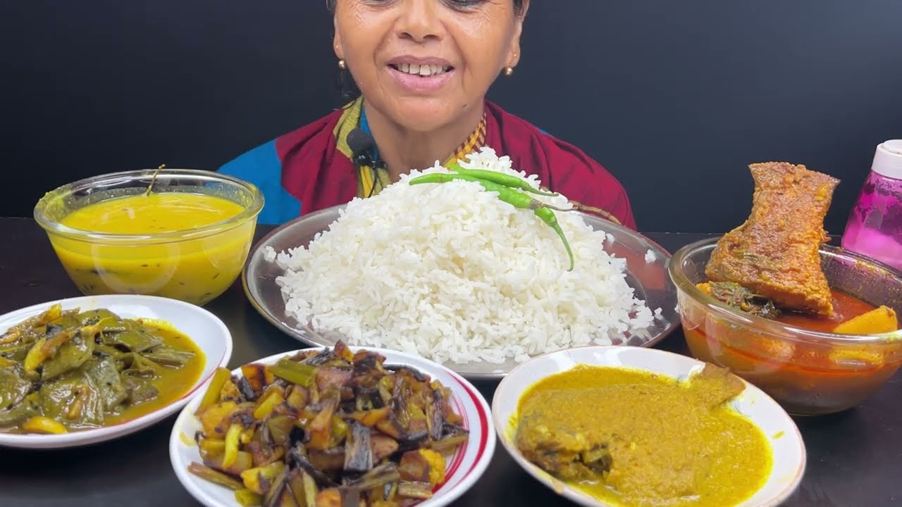BIGBITES, EATING RICE WITH SIM BOTI, PEPER DAL, PETAJKOLI VAJA, VETKIR JHAL, POMFRET POSTO।।