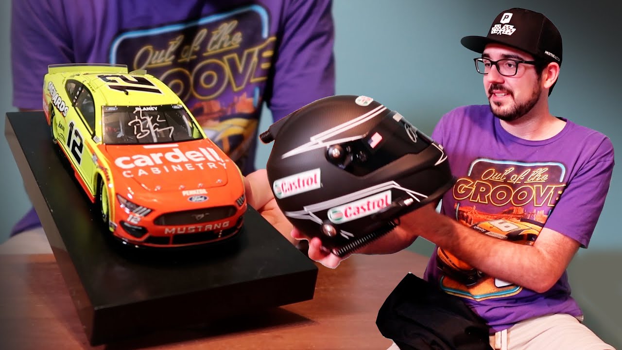 Аукцион Pristine прислал таинственную коробку с коллекционными предметами NASCAR!