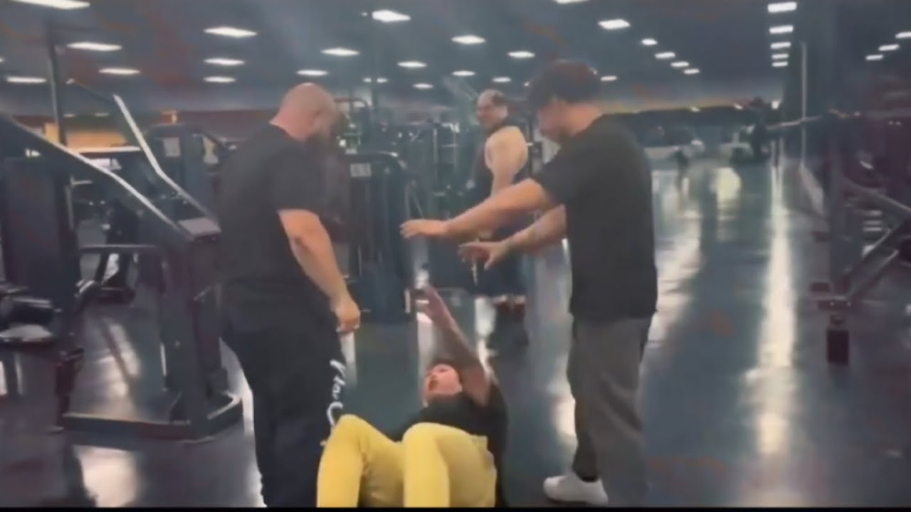 Streamer Learns Valuable Lesson After Pranking a Man at the Gym Over 1000$