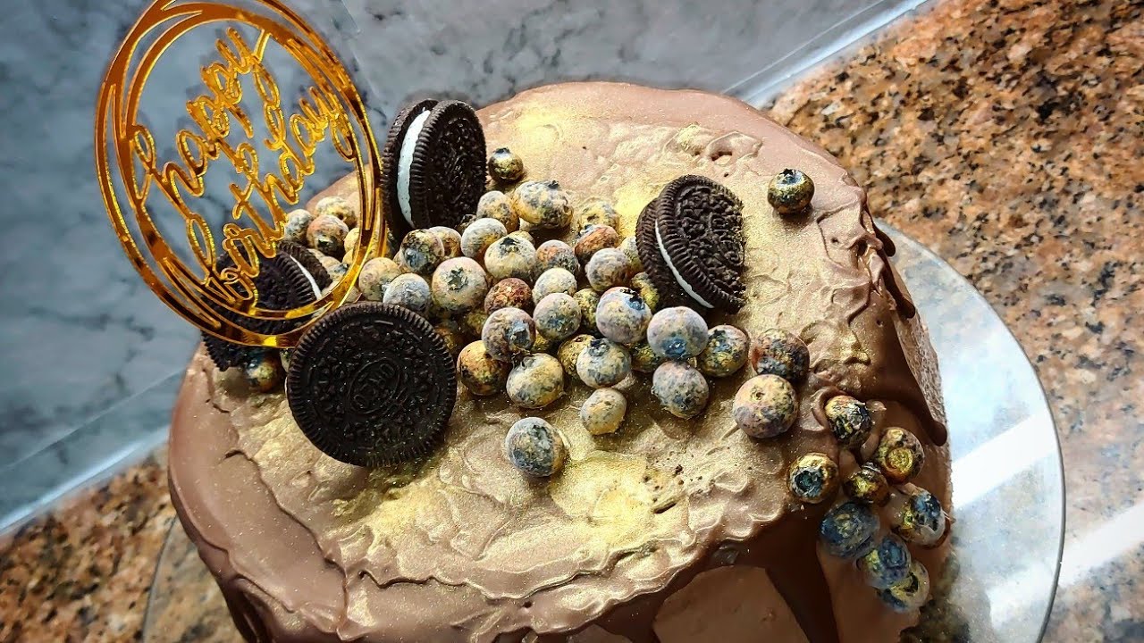تزيين كيكه عيد ميلاد سهله جدا من مطبخ ماريانا  birthday cake  mariana'skitchen
