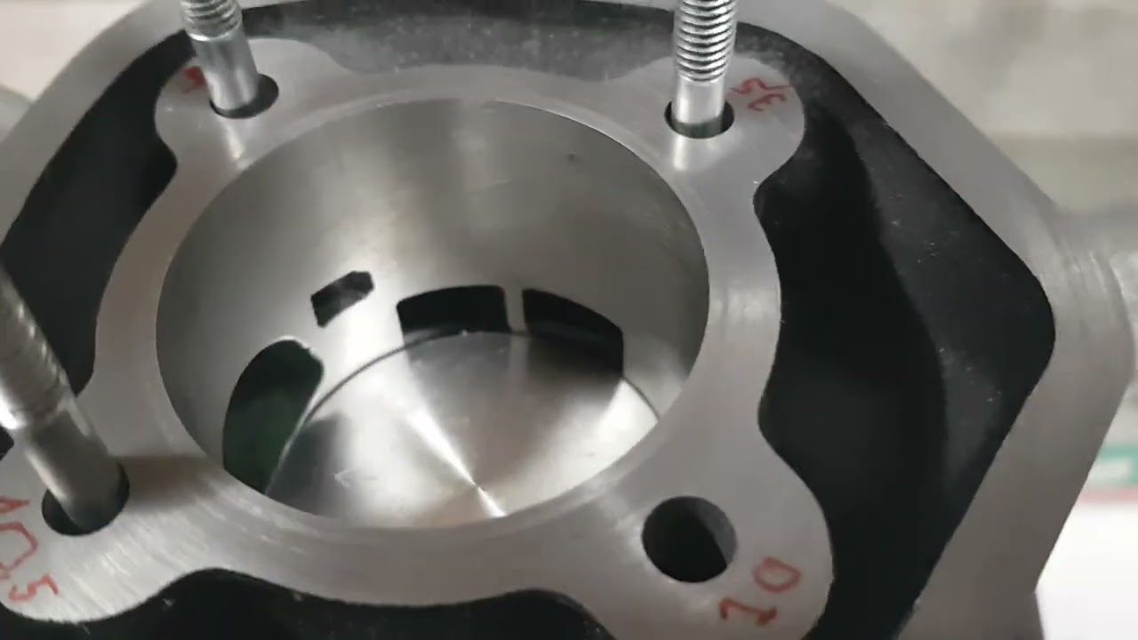 gilera dna ou piaggio lc, le barikit 77cc big bore calé à l'origine.. puis calé + 2.5mm... 🤔🤔🤔