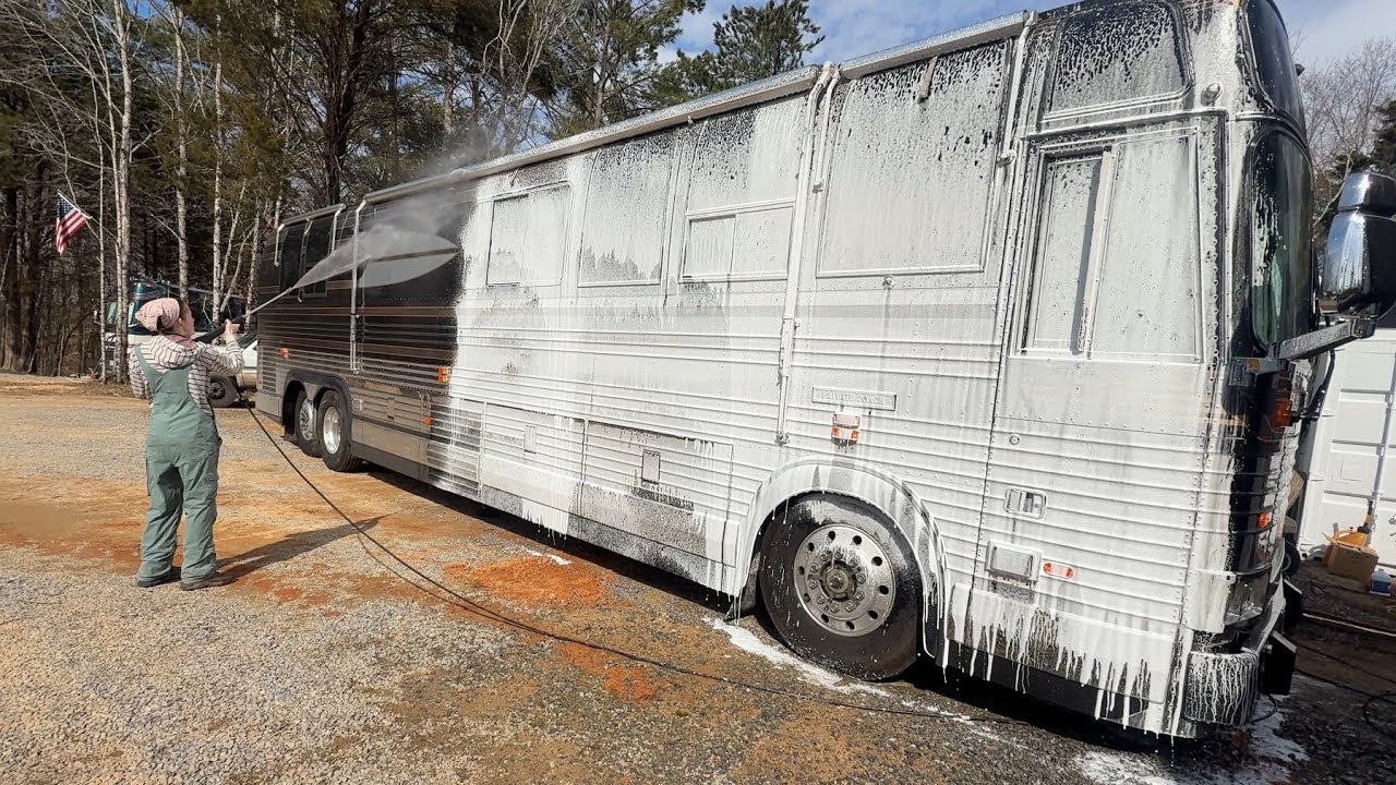 Allison Transmission Filter Failure - 5 buses getting maintenance. Big announcement bus rescue trip.