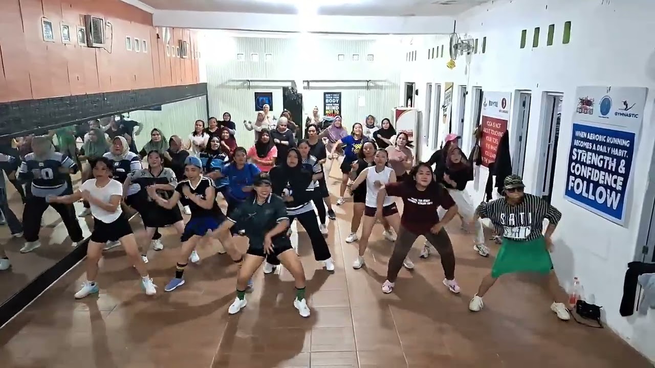 We Found Love (Remix) by Rihanna |CH_Lely Herly mix Yayuk |FitDance_Instr.Yayuk|MJ's North Lombok 🇮🇩