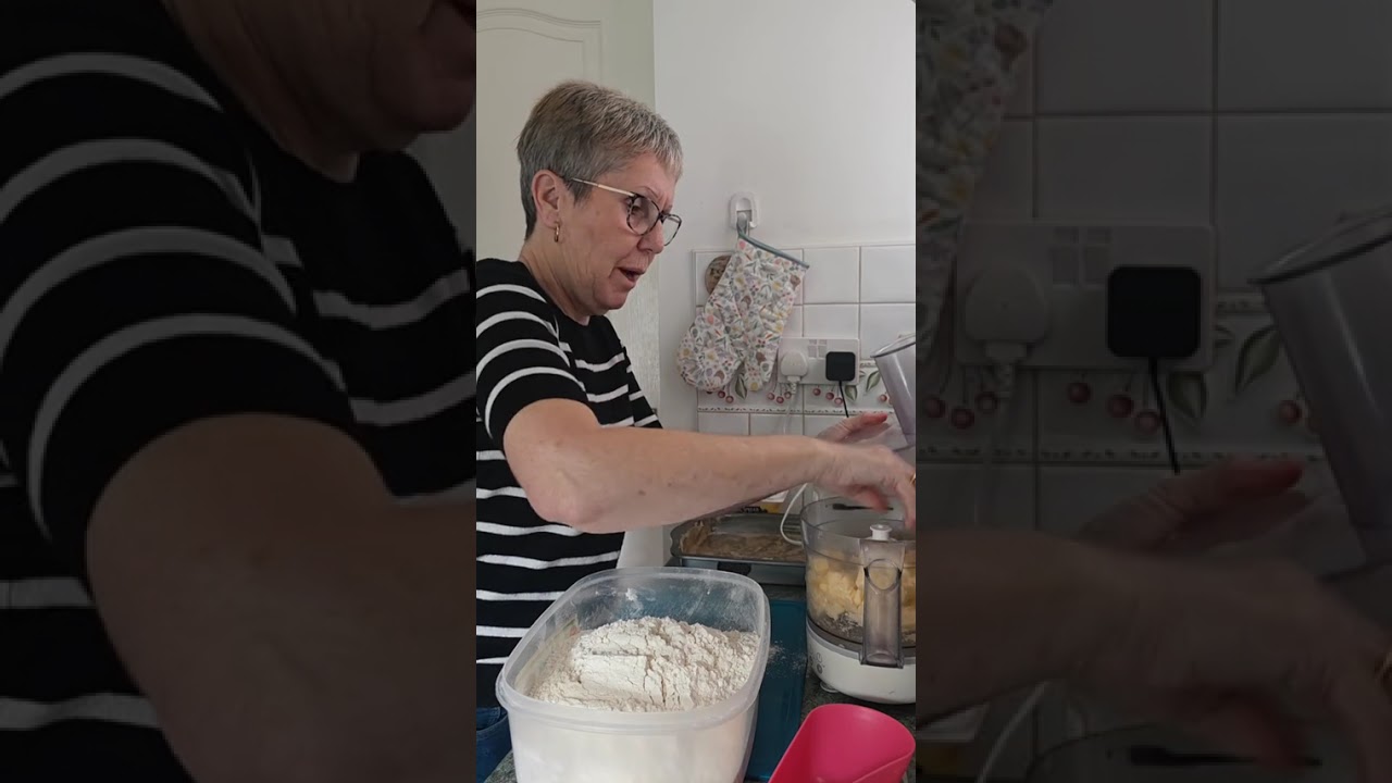 Рецепт кусочка яблочного пирога со специями