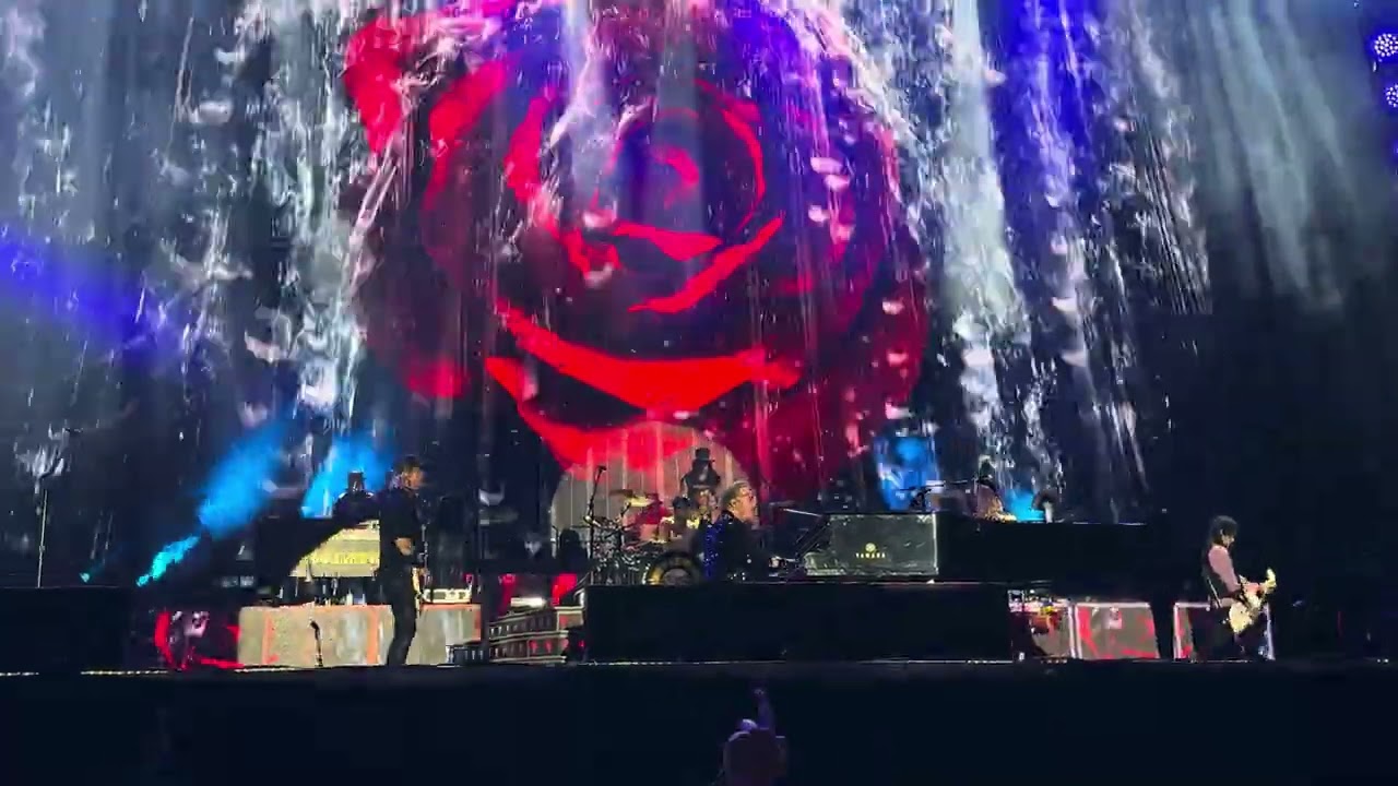 @gunsnroses | November Rain | Tour 2025 | Bogotá