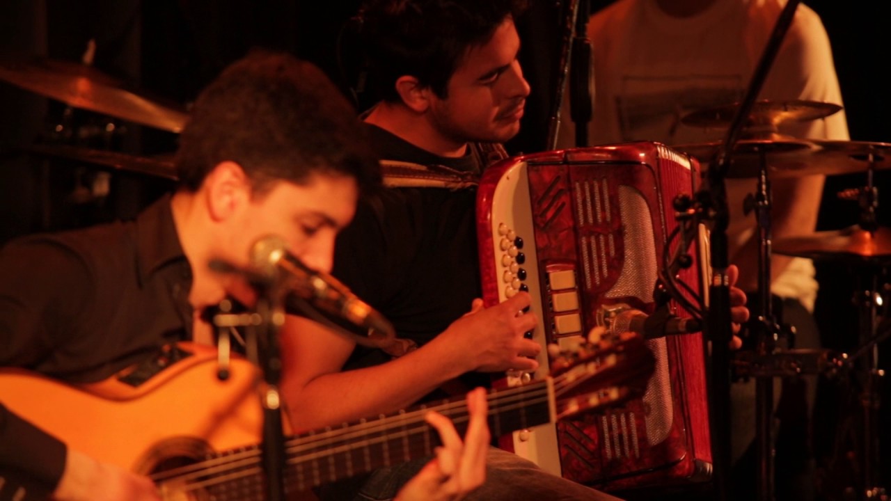 Dos Más Uno - Monte purahei (en vivo en Boris Club)