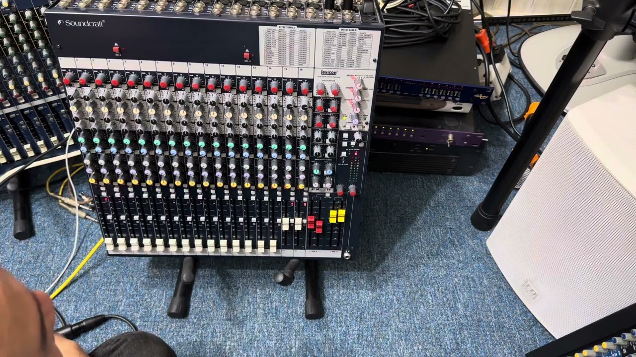 Mixer Soundcraft FX16ii