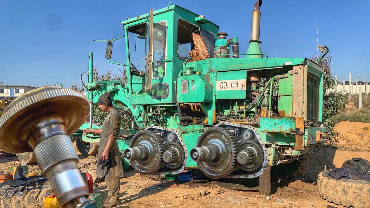 Amazing Repairing of Caterpillar 120H Grader Chain Drive Differential Gear & Bush Replacement
