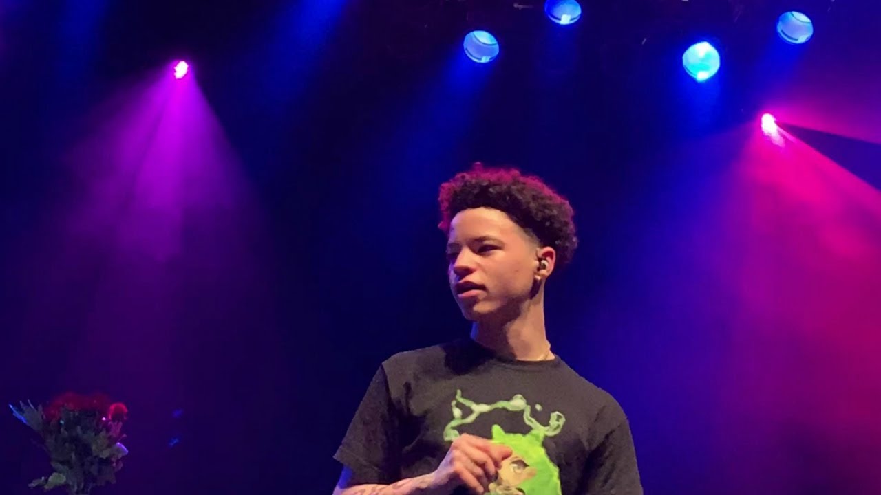 Lil Mosey Performs 