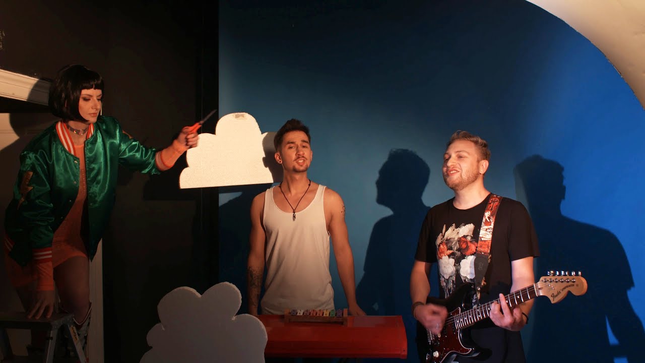 Paul Ballo & Hot Casandra - Luna feat. Tara (Official Video)