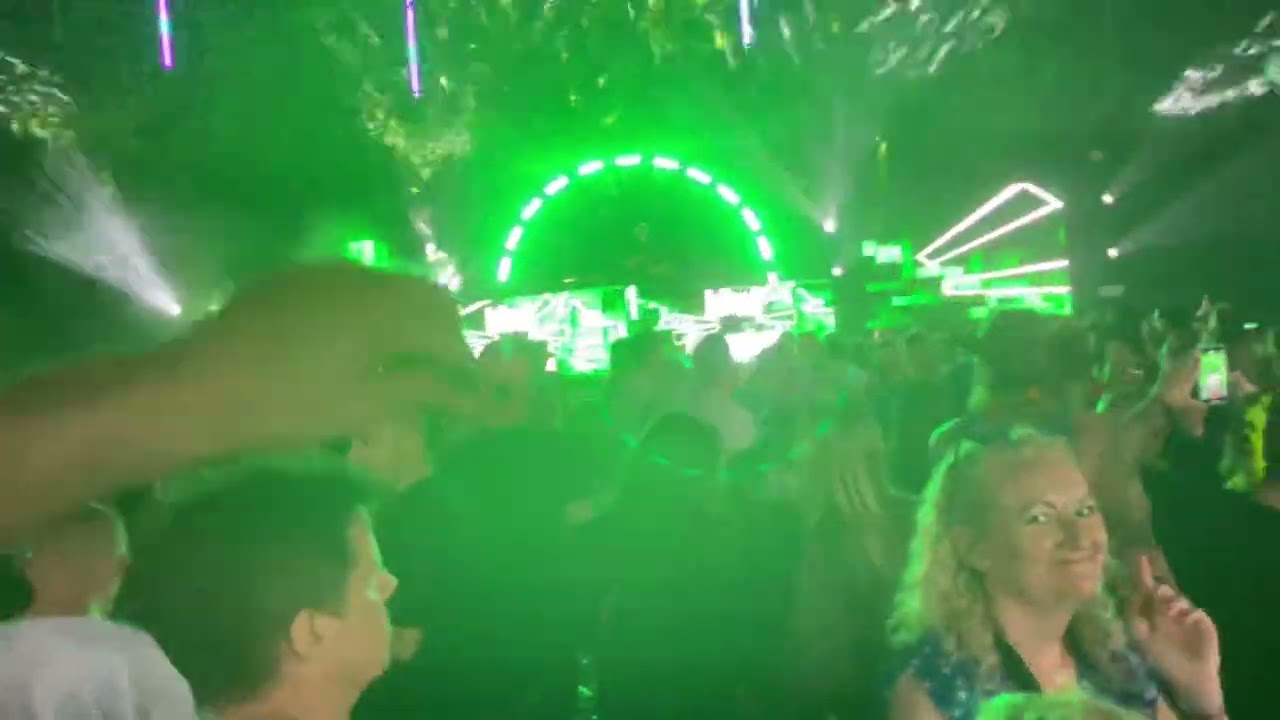 John O Callaghan playing For An Angel at 90s Fest 2024
